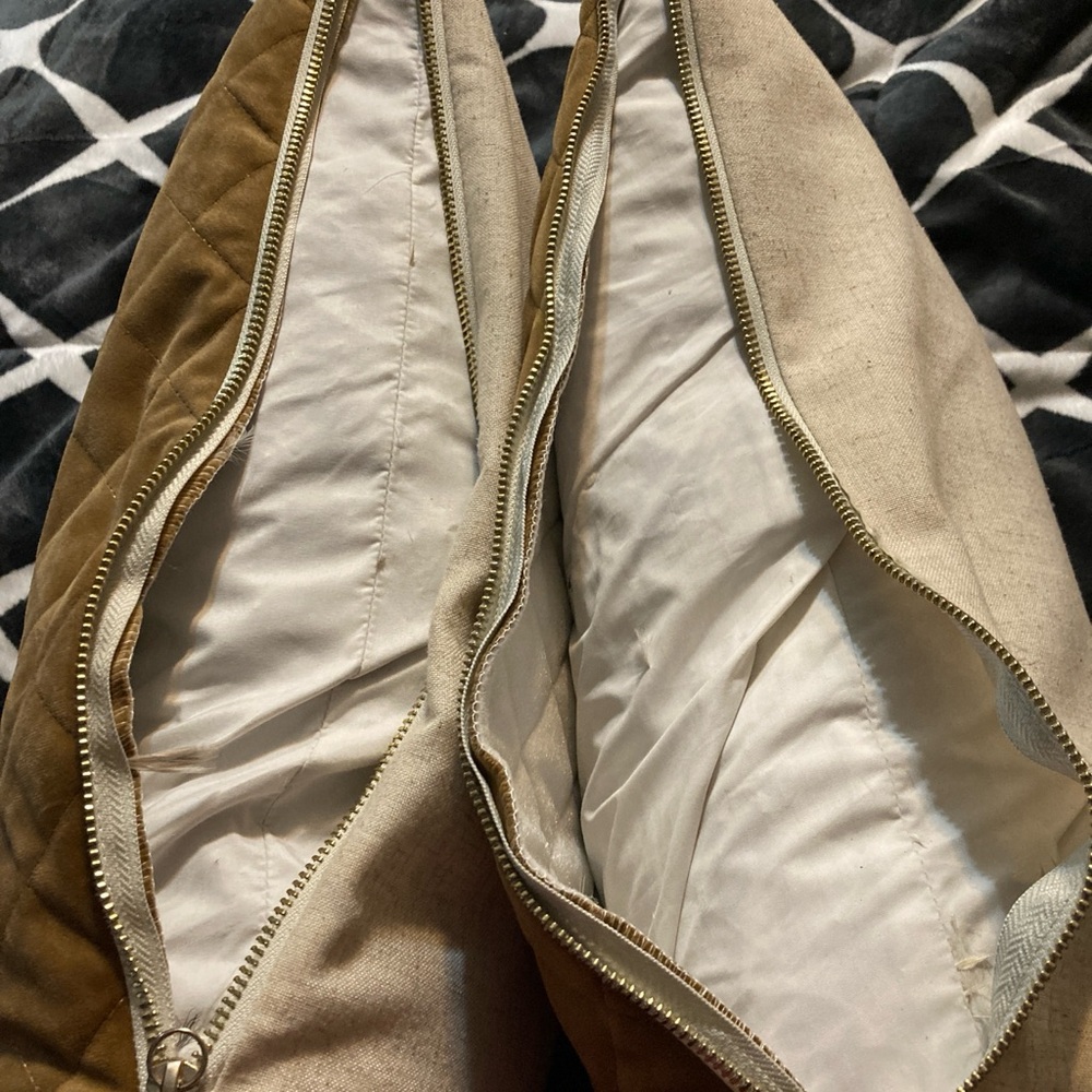 Luxurious Tan Quilted Pillow Set - Picture 4 of 5